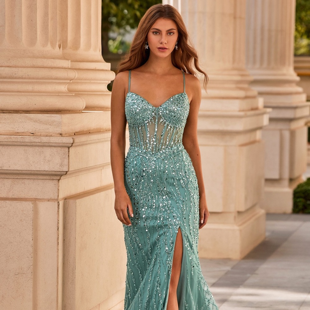 Trumpet/Mermaid Beaded Sleeveless Corset Slit Prom Dress - Picture 1 of 5
